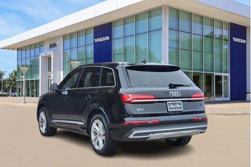 2022 Audi Q7 55 Premium Plus