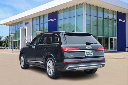 2022 Audi Q7 55 Premium Plus