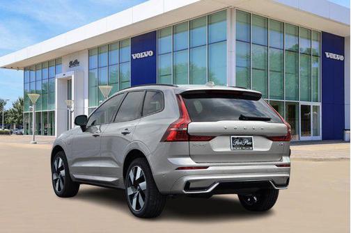 2025 Volvo XC60 Plug-In Hybrid T8 Plus
