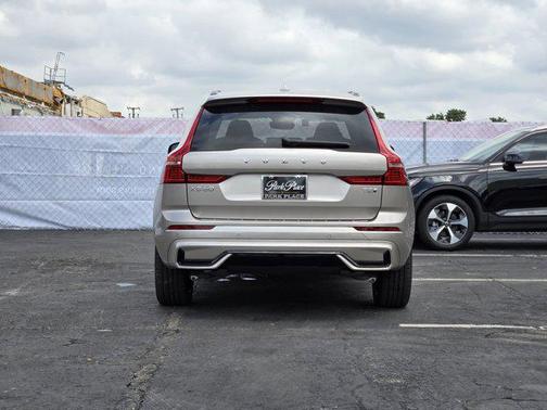 2025 Volvo XC60 Plug-In Hybrid T8 Plus