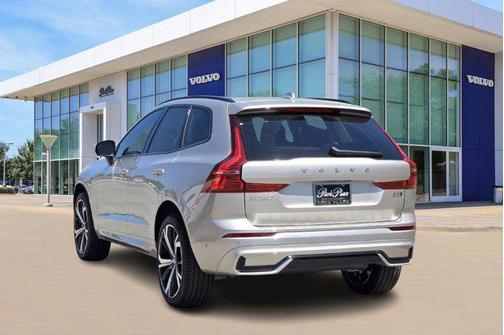 2025 Volvo XC60 B5 Ultra