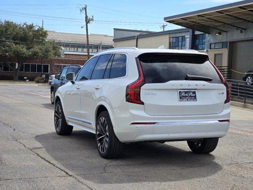 2025 Volvo XC90 B5 Plus 7-Seater