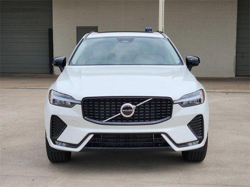 2025 Volvo XC60 B5 Core