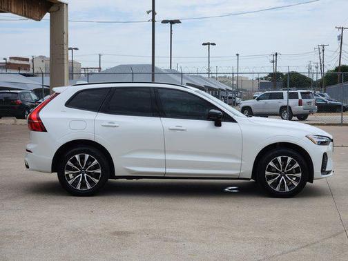 2025 Volvo XC60 B5 Core