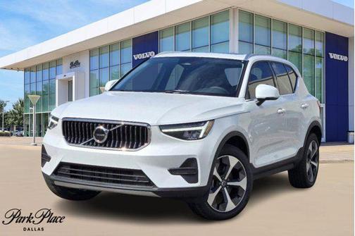 2025 Volvo XC40 B5 Core Bright Theme