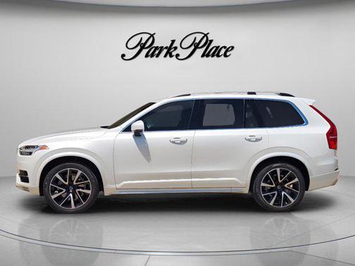 Crystal White Pearl 2019 Volvo XC90 T6 Momentum