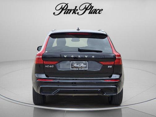 2023 Volvo XC60 B5 Plus Dark Theme