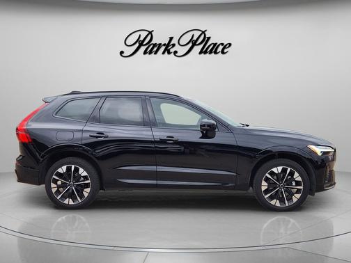 Onyx Black Metallic 2026 Volvo XC60 B5 Plus