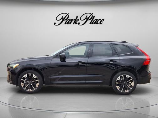Onyx Black Metallic 2026 Volvo XC60 B5 Plus