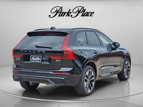 Onyx Black Metallic 2026 Volvo XC60 B5 Plus
