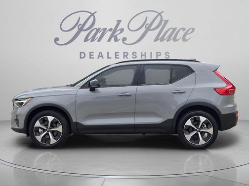 Vapour Grey Metallic 2026 Volvo XC40 Plus, B5 AWD Gas (mild hybrid), Dark
