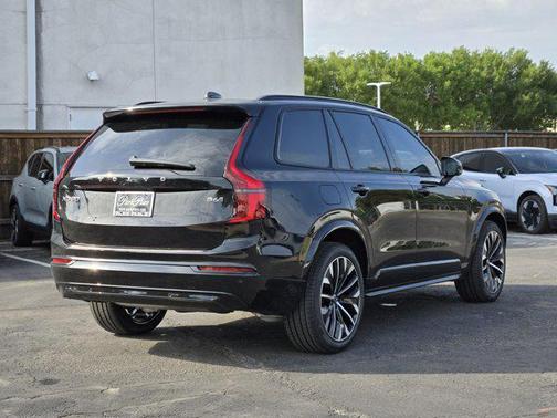 2026 Volvo XC90 B6 Ultra Dark Theme 6-Seater