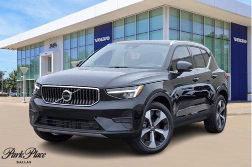 2025 Volvo XC40 B5 Core Bright Theme