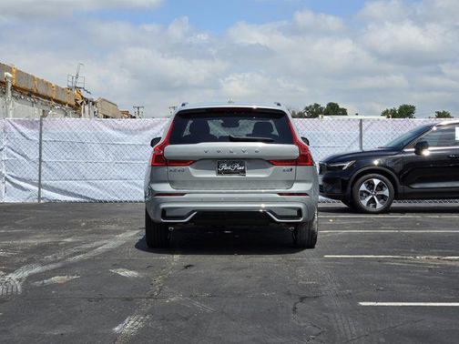 2025 Volvo XC60 B5 Plus
