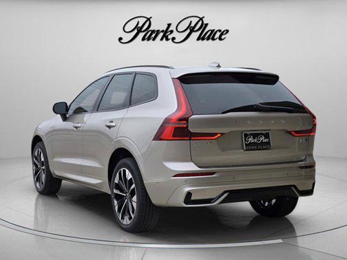 2026 Volvo XC60 B5 Plus