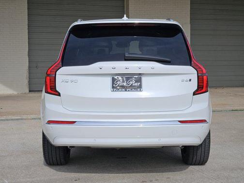 2025 Volvo XC90 B6 Core