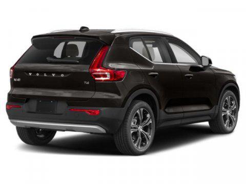 2022 Volvo XC40 T5 Momentum