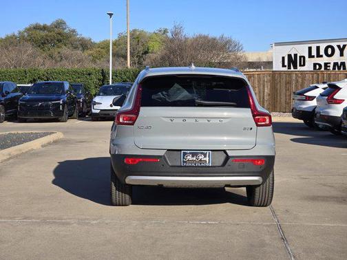 2025 Volvo XC60 Plug-In Hybrid T8 Plus