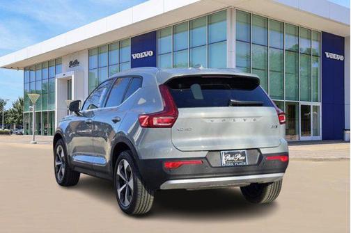 2025 Volvo XC60 Plug-In Hybrid T8 Plus