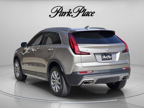 2022 Cadillac XT4 Premium Luxury