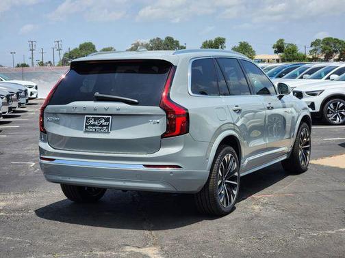 2025 Volvo XC90 Plug-In Hybrid T8 Ultra 7-Seater