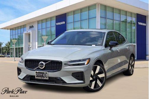2024 Volvo S60 Recharge Plug-In Hybrid T8 Plus Dark Theme