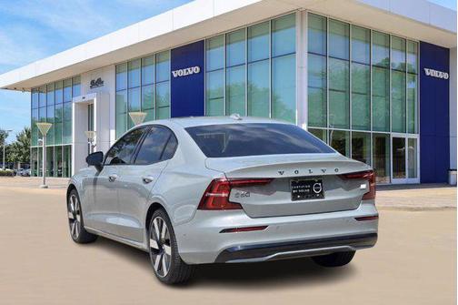 2024 Volvo S60 Recharge Plug-In Hybrid T8 Plus Dark Theme