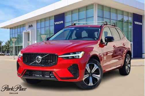2024 Volvo XC60 Recharge Plug-In Hybrid T8 Core Dark Theme