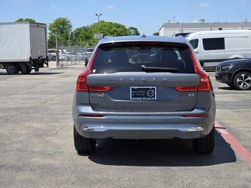 2022 Volvo XC60 B5 Inscription