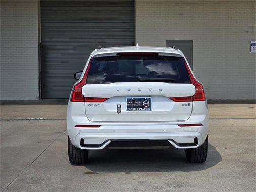 2025 Volvo XC60 B5 Plus