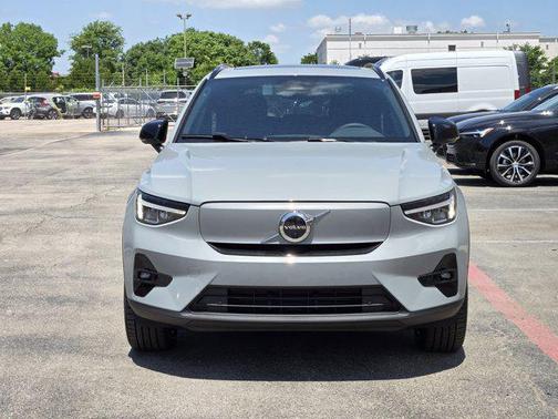 2025 Volvo EX40 Single Motor Extended Range Plus