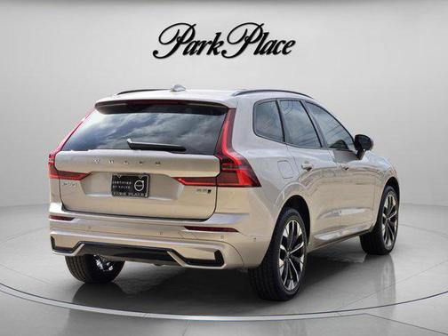 Bright Dusk Metallic 2026 Volvo XC60 B5 Plus