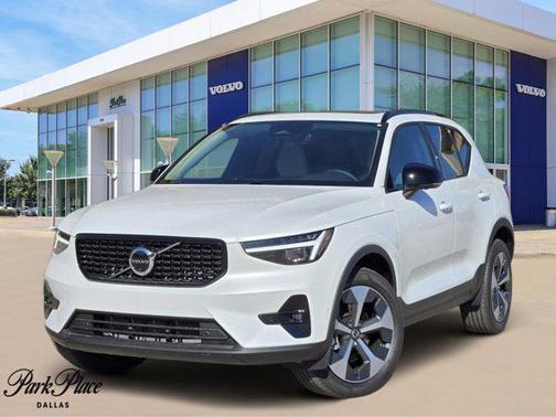 2026 Volvo XC40 B5 Plus