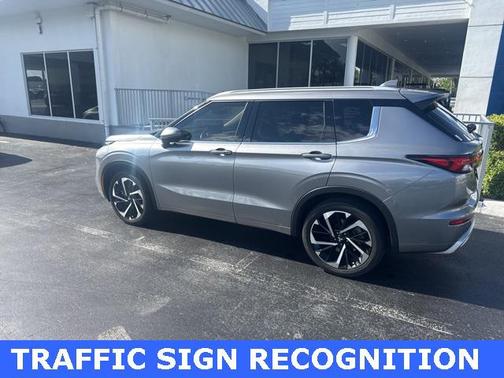 2022 Mitsubishi Outlander SEL 2.5 2WD