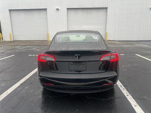 2022 Tesla Model 3 Standard Range