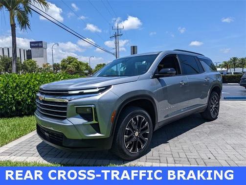 2025 Chevrolet Traverse LT