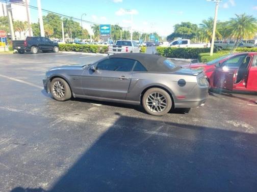 2014 Ford Mustang V6 Premium