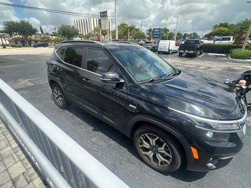Cherry Black 2023 Kia Seltos EX
