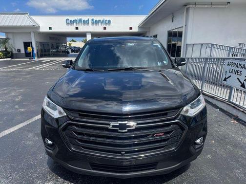 Mosaic Black Metallic 2021 Chevrolet Traverse RS