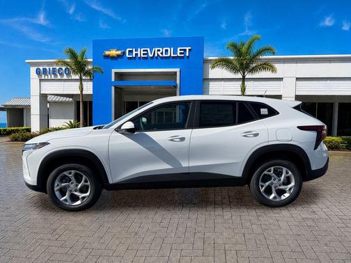 Summit White 2026 Chevrolet Trax LS