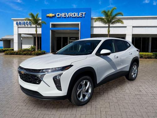 Summit White 2026 Chevrolet Trax LS