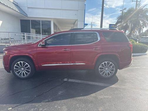 2023 GMC Acadia Denali