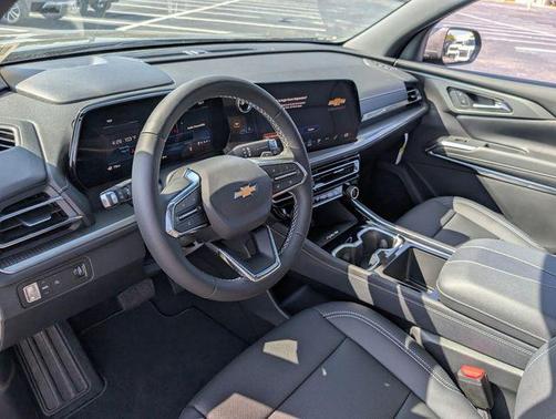 Mosaic Black Metallic 2026 Chevrolet Traverse LT
