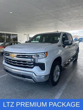 Iridescent Pearl Tricoat 2024 Chevrolet Silverado 1500 LTZ