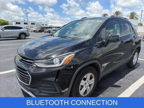 Mosaic Black Metallic 2020 Chevrolet Trax LT