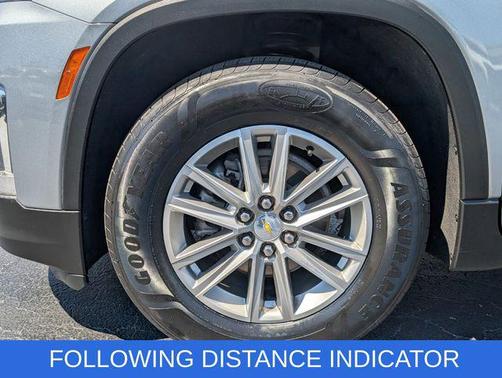 Sterling Gray Metallic 2023 Chevrolet Traverse LT Cloth