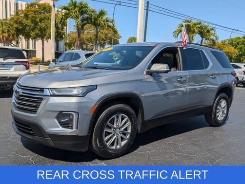 Sterling Gray Metallic 2023 Chevrolet Traverse LT Cloth