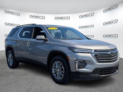 Sterling Gray Metallic 2023 Chevrolet Traverse LT Cloth