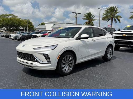 White Frost Tricoat 2025 Buick Envista Avenir FWD