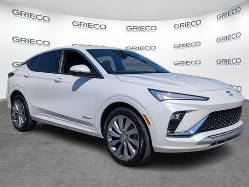 White Frost Tricoat 2025 Buick Envista Avenir FWD